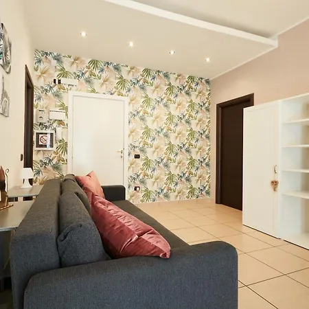 Vicky'S Luxury Guesthouse By Napoliapartments-3